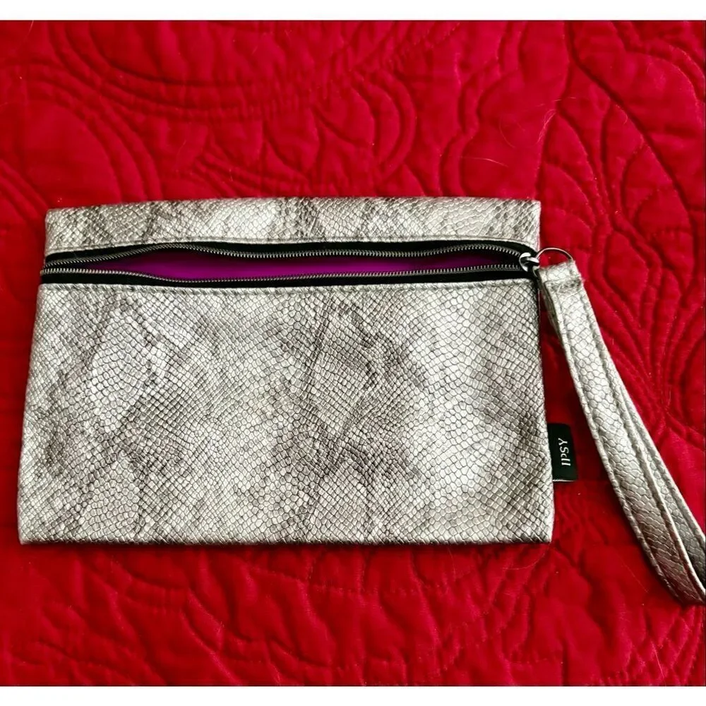 IPSY - NWOT - Bundle of Five (5) Ipsy Glam Bags Never Used. Bags Only.